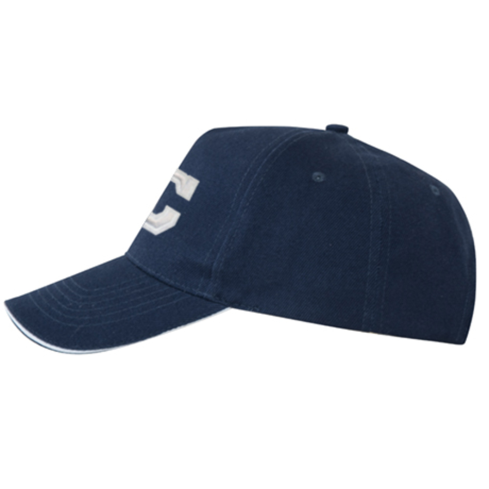 gorra-iniciales-lateral Vista lateral de la gorra con iniciales