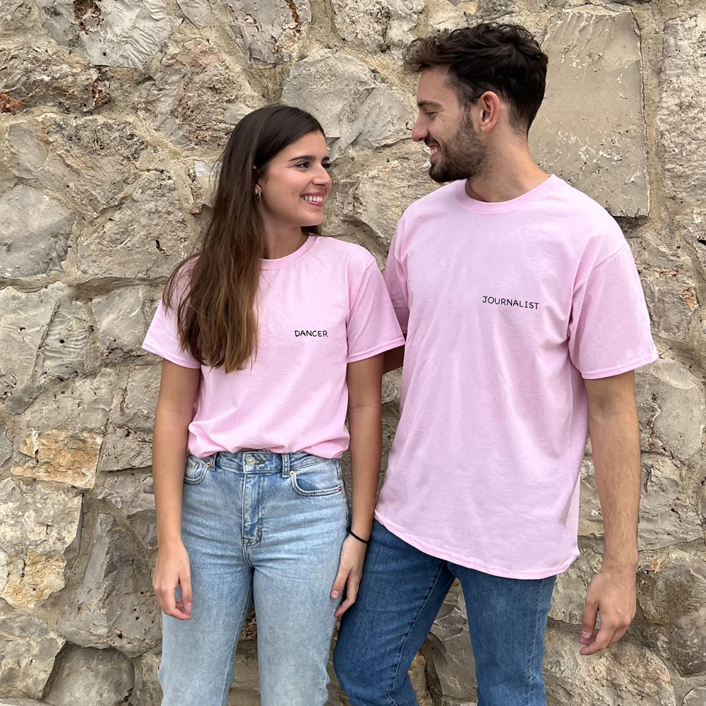 camiseta-profesion-rosa Camiseta rosa personalizada con profesiones