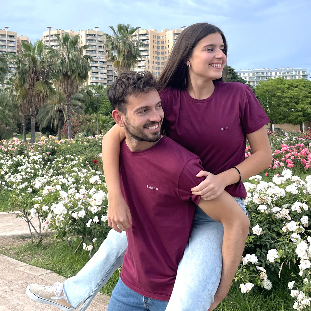 camiseta-profesiones-granate Camiseta granate personalizada con profesión