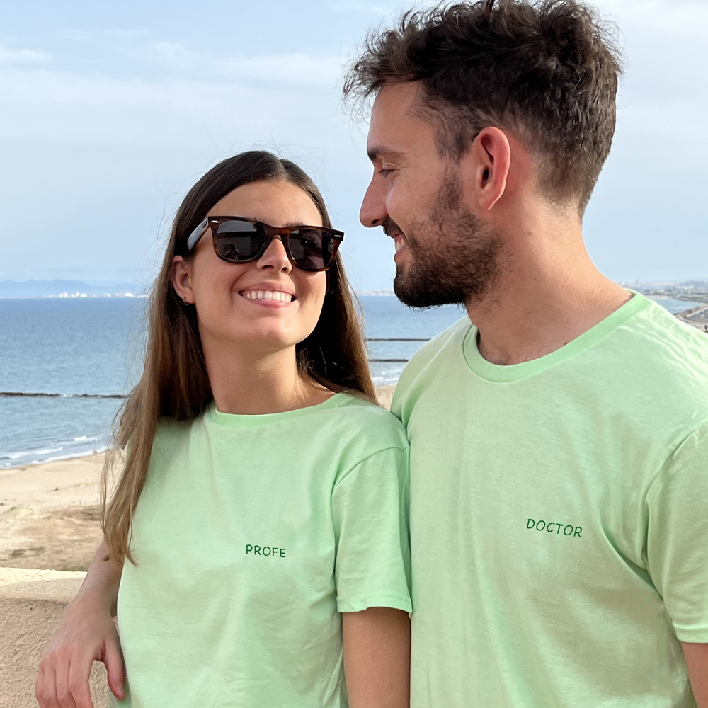 Camiseta profesora bordada