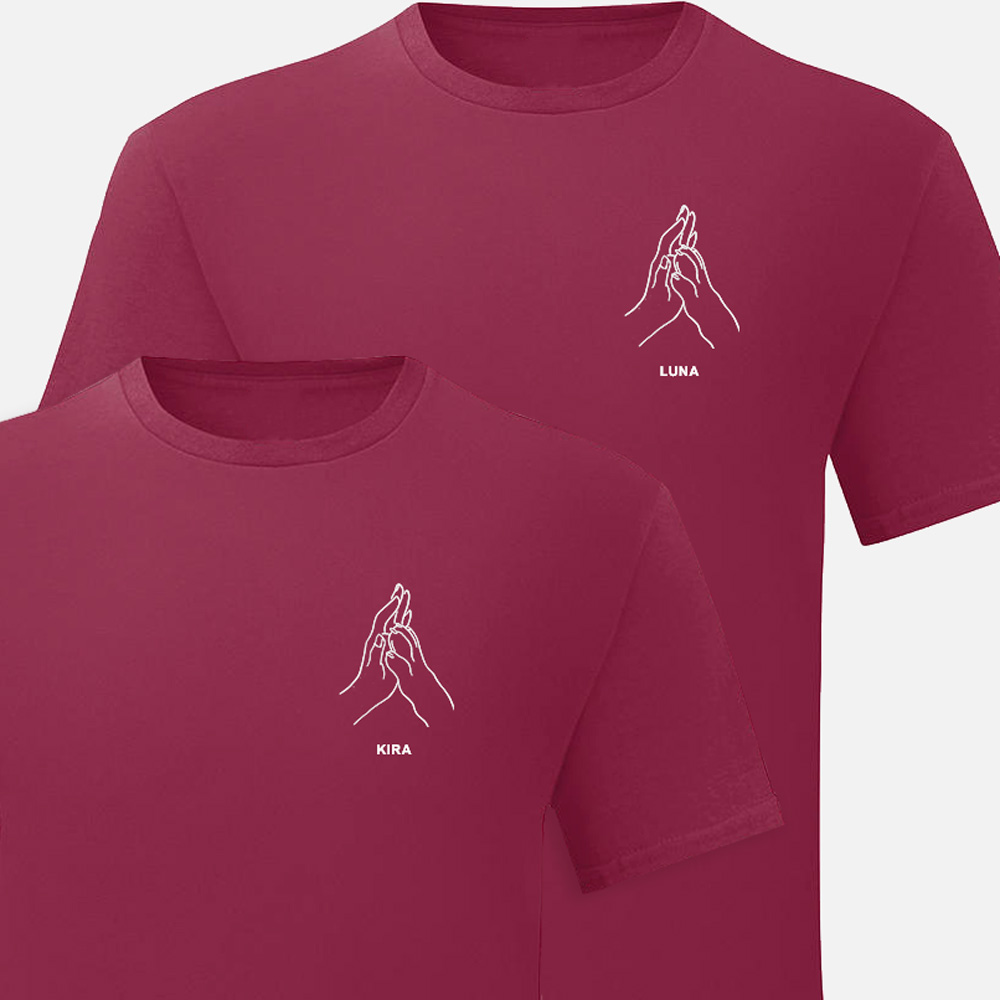 Camiseta con mano y pata de mascota